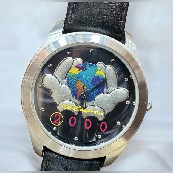 WALT DISNEY WORLD *Limited Edition* Millennium Year 2000 Watch (0321/2000) main image 12